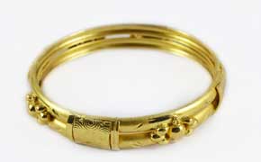 rêver de bracelet en or dans le grand livre des rêves selon l'islam Ibn Sirin
